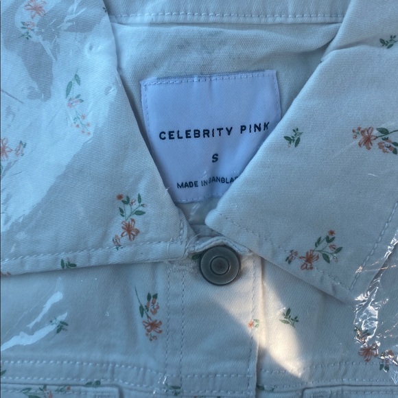 Celebrity Pink Cargo Floral Button Up Romper - New with tags - Picture 5 of 6